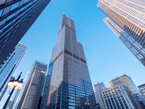 Stakeholders call for banning the use of all glass in skyscrapers in order to save energy