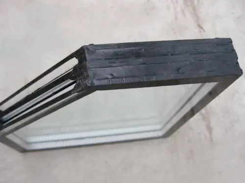 The main factors affecting the sealing life of insulating glass