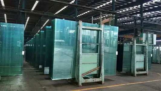 The world's first glass factory using 100% hydrogen was launched in the UK.