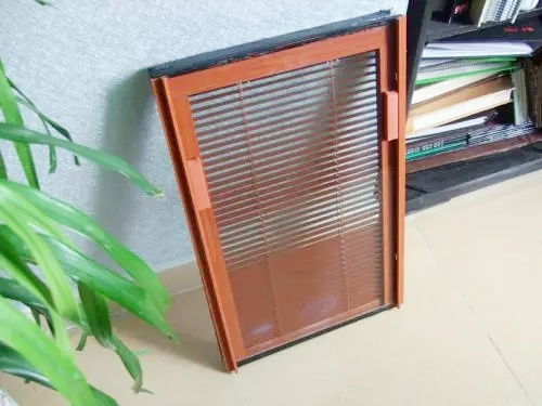 The features and applications of magnetically controlled roll-film insulating glass②