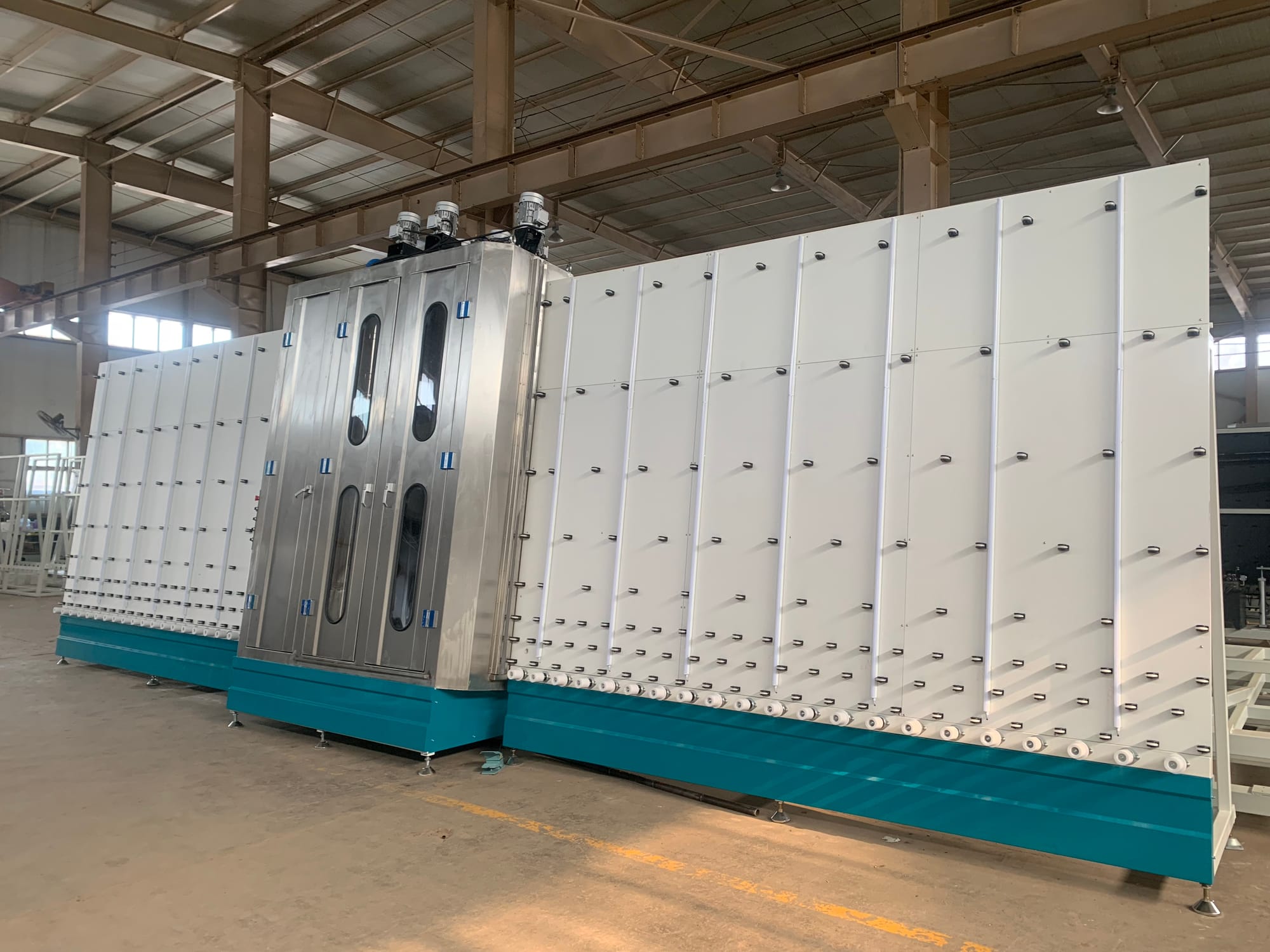 Several issues in the glass washing process in the production of insulating glass