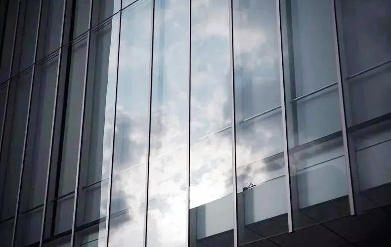 The global smart glass market share is expected to be USD 7.91 billion in 2028.