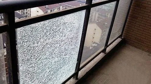 Analysis and solution of self-explosion of tempered glass