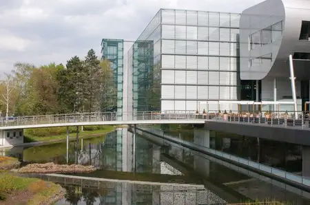 German Glass Association proposes a climate neutrality roadmap for glass manufacturers.