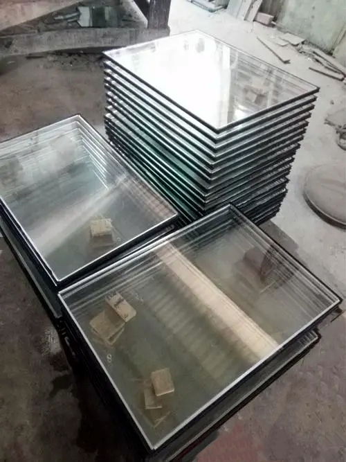 The analysis of the hazards and prevention and control of the inner and outer sheets of insulating glass.