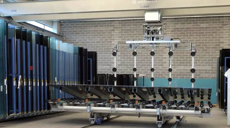 Automatic row hanging glass storage system
