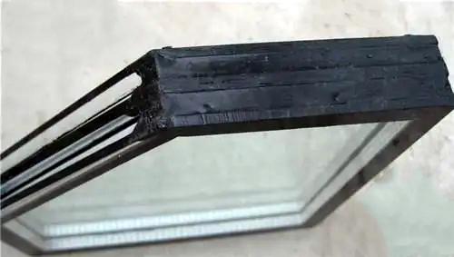 The coating process control of butyl sealant for insulating glass.