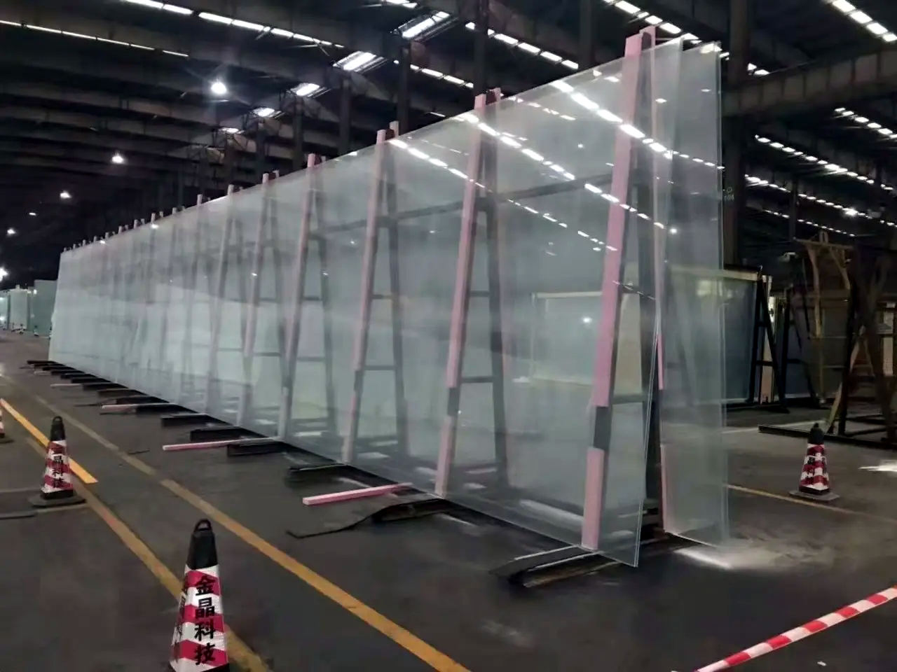 Discussion on the technological process of producing 50mm ultra-large spacer insulating glass.