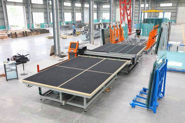 Automatic Glass Cutting Line with Loading Table 1