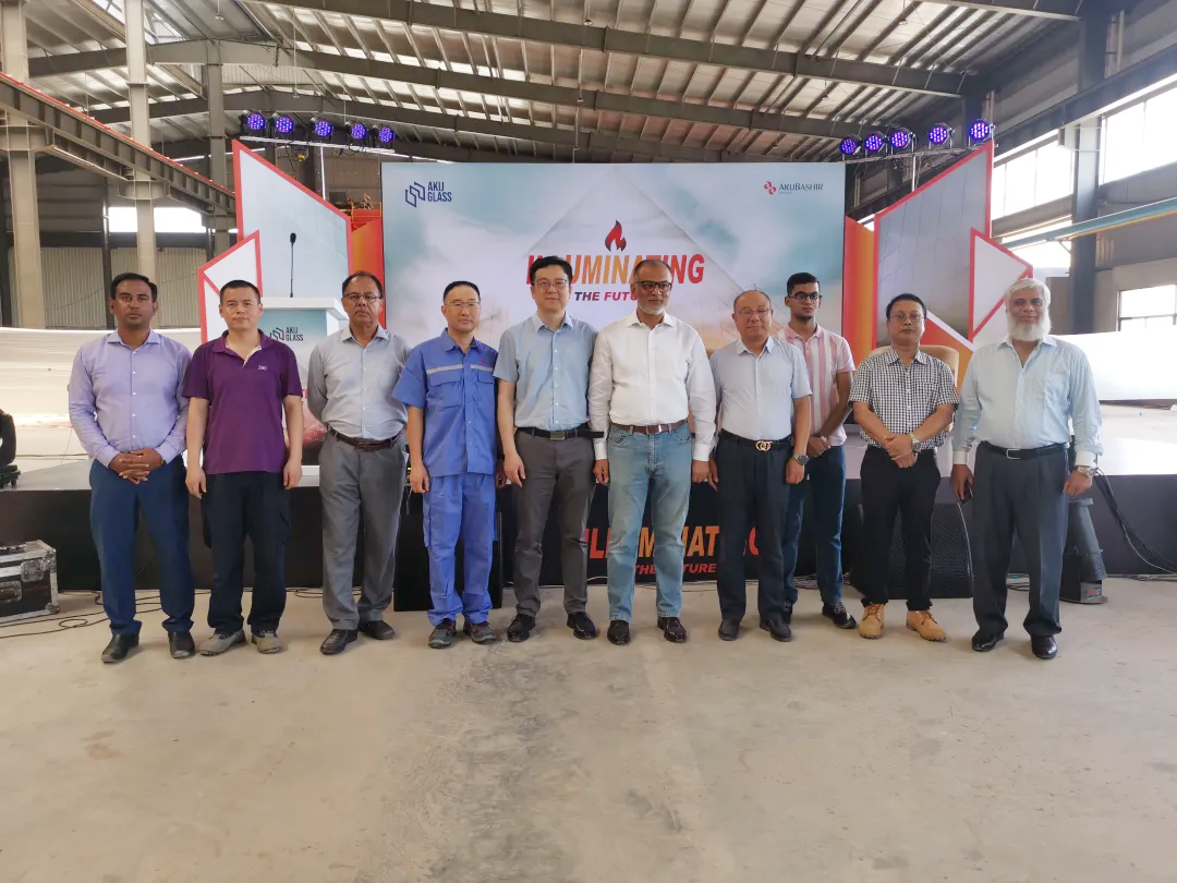 Bangladesh AKIJ high-end float glass production line with a daily melting capacity of 600 tons was successfully ignited and put into production.