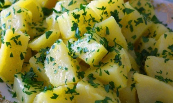 Potato chunks with parsley (Petrezselymes burgonya)