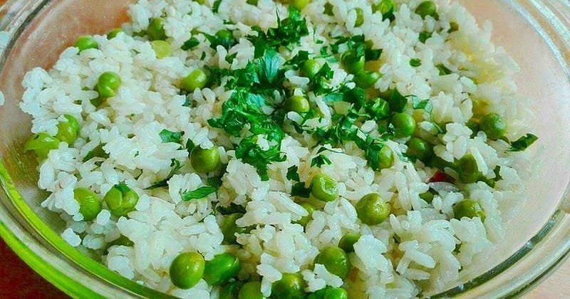 Rice with baby peas (Rizi-bizi)