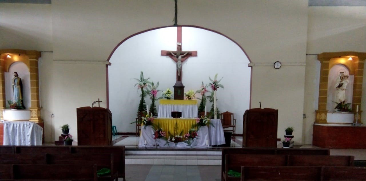 Altar Gereja Habibola