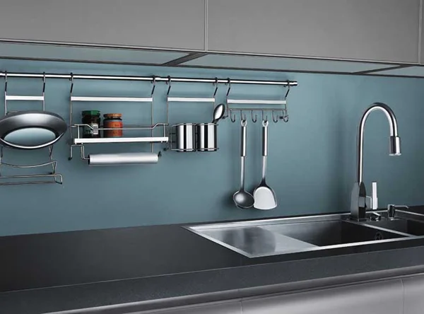 KITCHEN FAUCETS