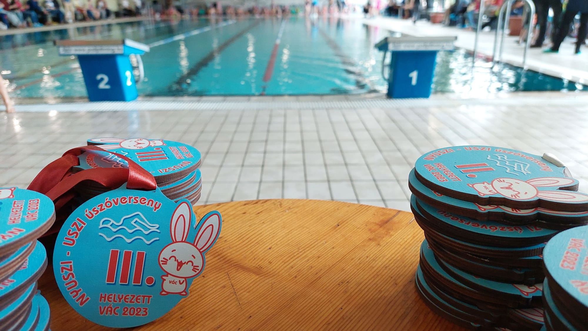 Beszámoló a második alkalommal megrendezett Nyuszi-uszi amatőr úszóversenyünkről!
