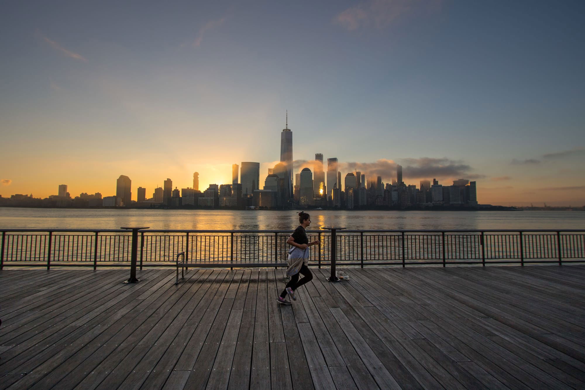 2.4. Early morning runner Exchange Place NJ