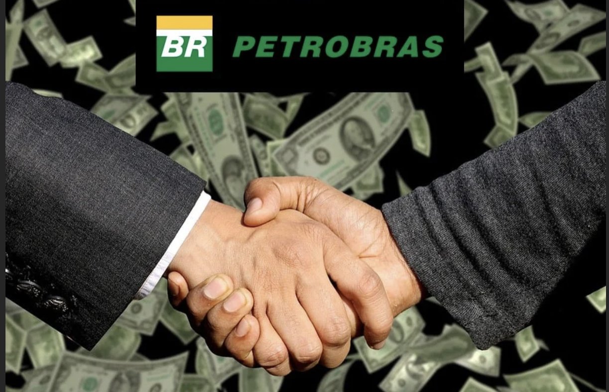 O Brasil está sendo desmontado pelo roubo e a não só a Petrobras mais o Banco do Brasil e Caixa Econômica!