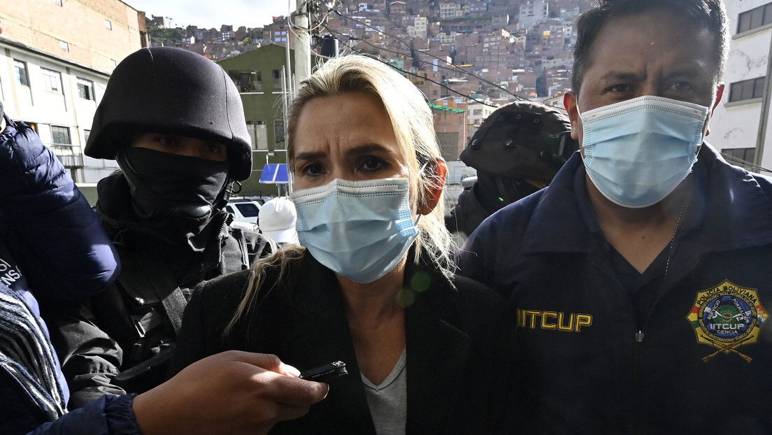 Bolívia começa a julgar Jeanine Áñez por golpe de estado de 2019