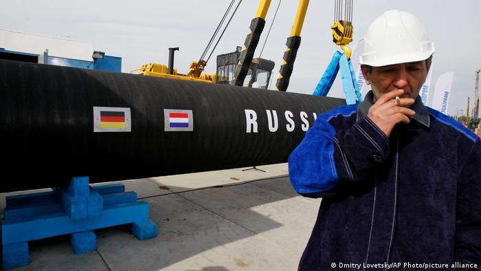 Preços do gás na Europa disparam após Putin dizer que países 'hostis' devem pagar em rublos