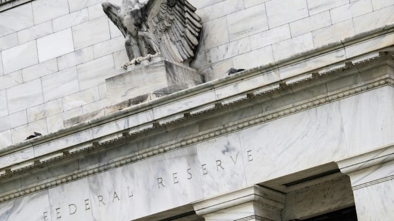 George, do Fed, defende prontidão na alta de juros em vez de velocidade