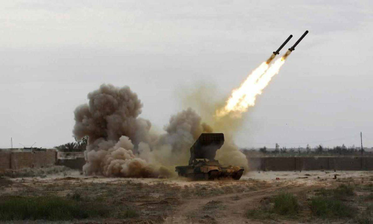 بصواريخ ومسيرات.. الحوثيون يعلنون دخول الحرب ضد إسرائيل