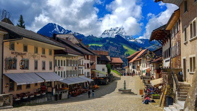 رقم قياسي في تاريخ السياحة السويسرية .. 40 مليون نزيل للفنادق خلال 2023