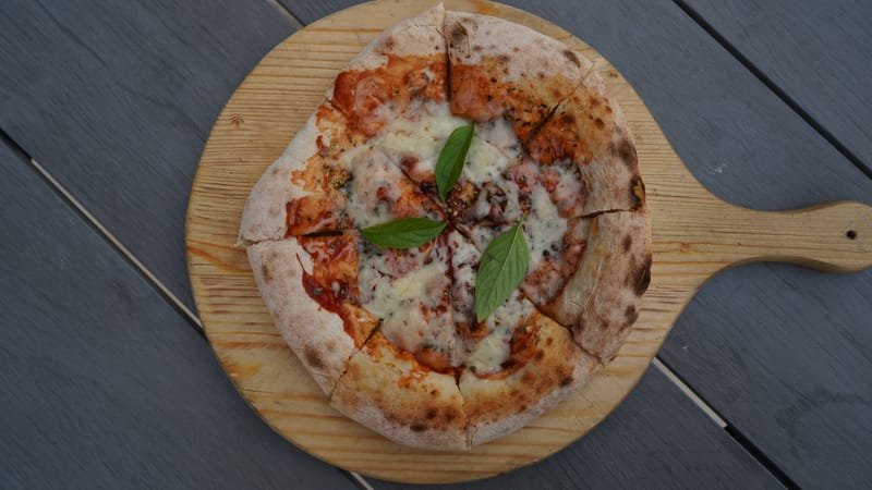 Pizza Margarita  بيتزا مارجريتا