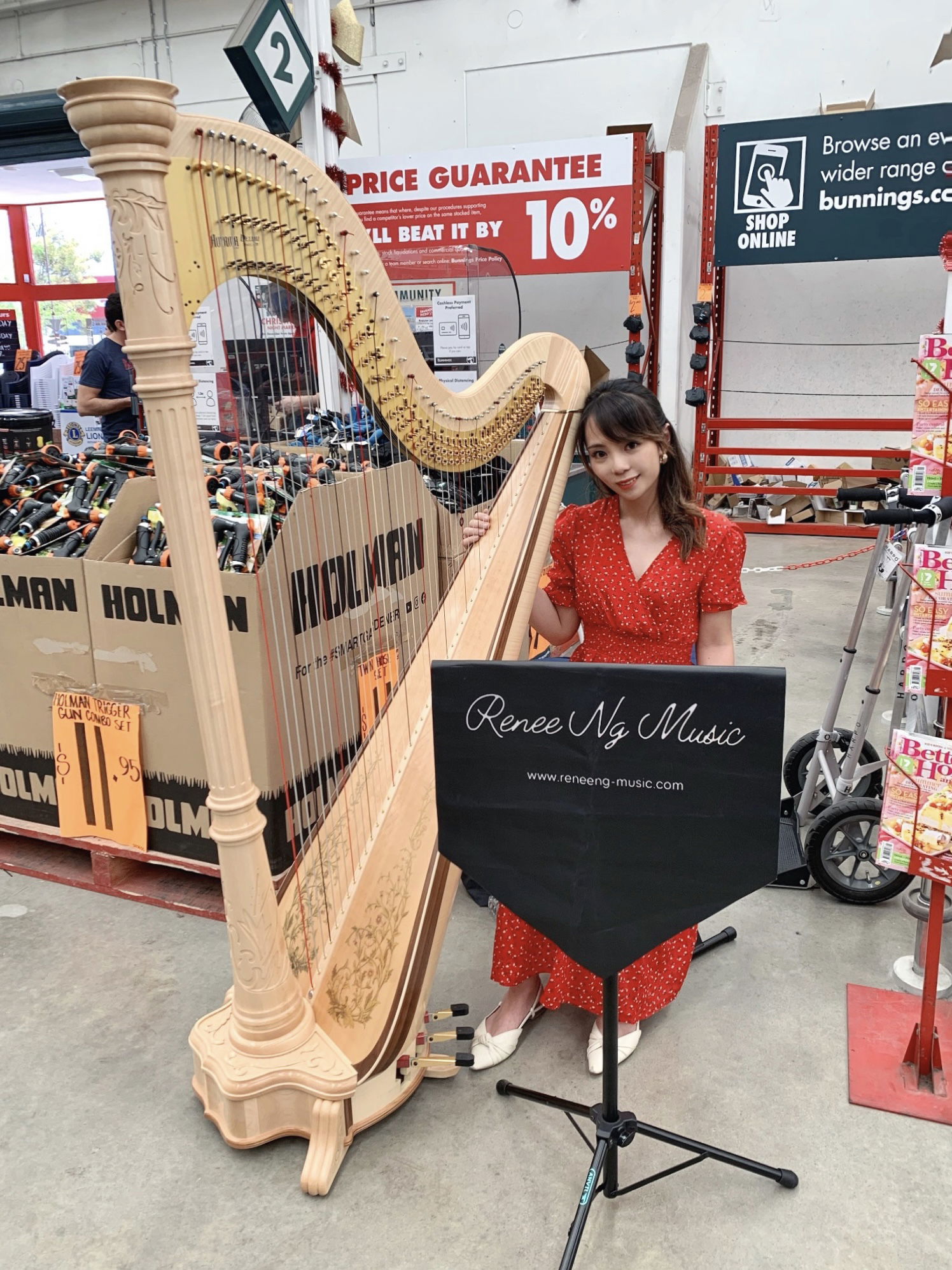 Harp playing at Bunnings for Christmas event Dec 2022