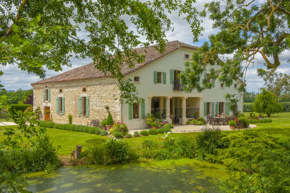 Superbly renovated farmhouse, full of character