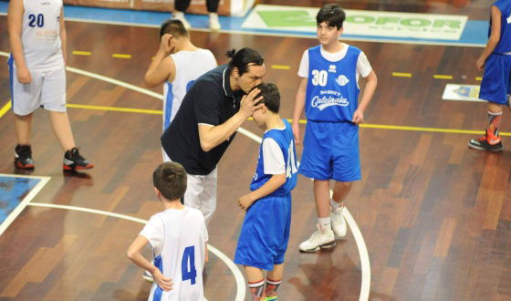 "Crec en tu, confio en tu": L'aplaudit gest d'un entrenador que va arrencar el punt decisiu