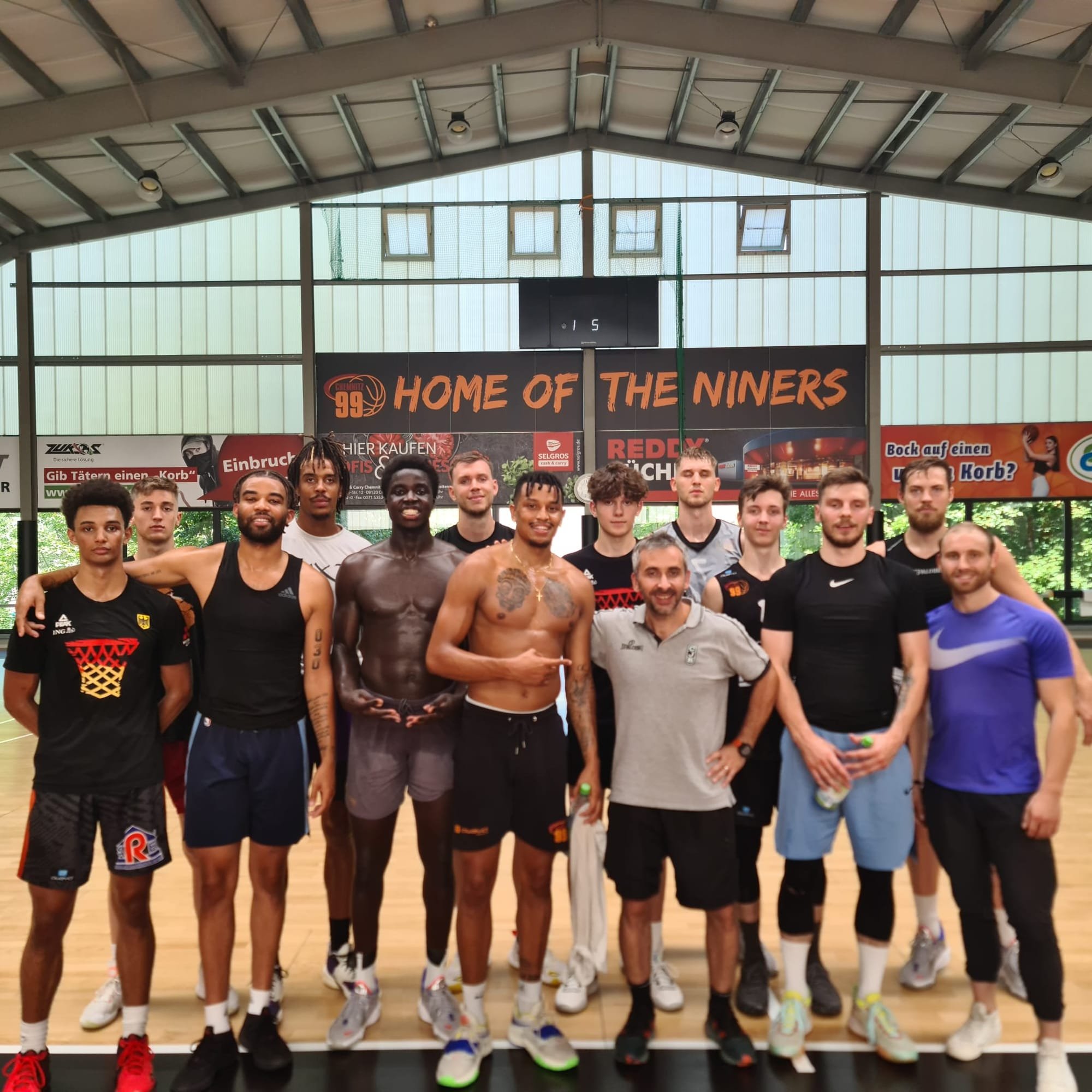 Pau del Tio: “Els entrenadors ens hem de centrar en entrenar millor cada dia, en ajudar als jugadors a jugar millor i intentar jugar be a basquet”