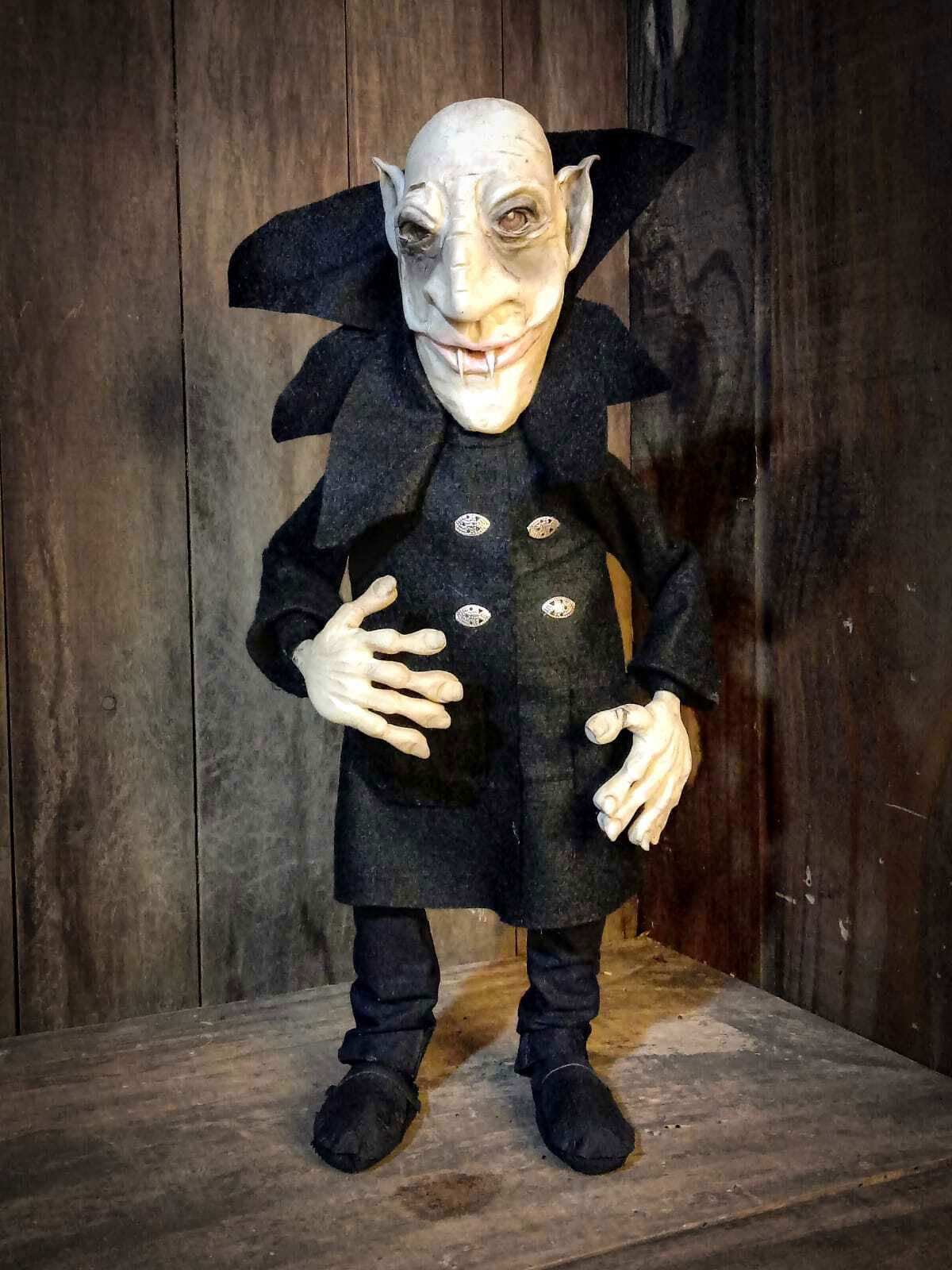 Boneco Nosferatu - R$ 200,00