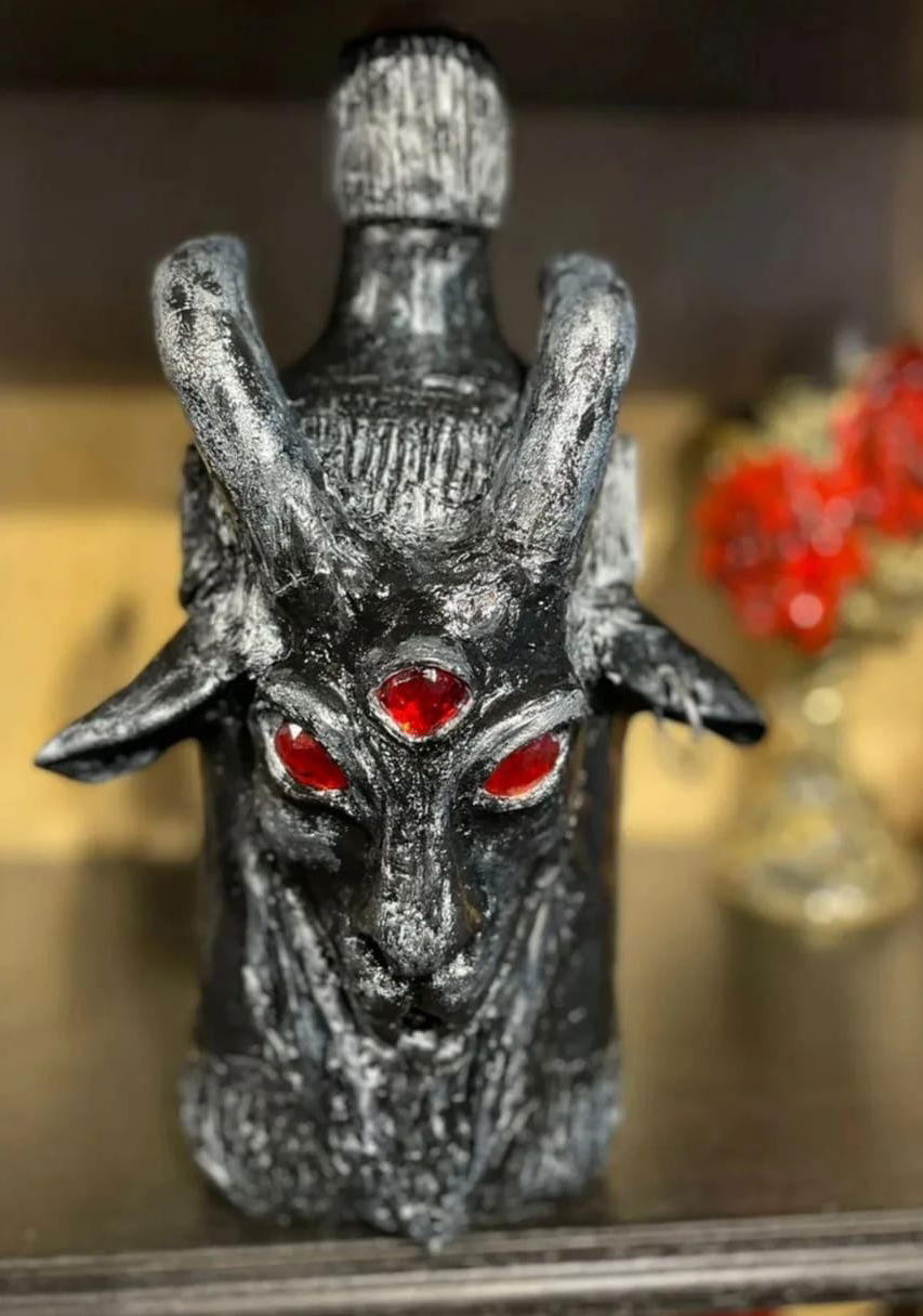 Garrafa Baphomet II - R$ 270,00