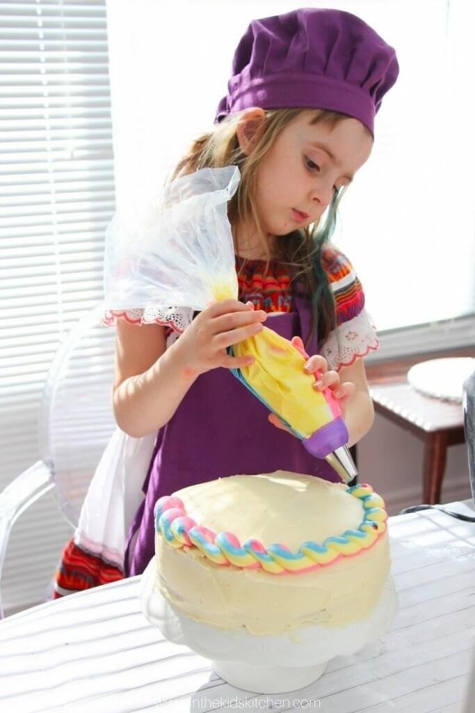 Make A Cake For Children At Family Promise
