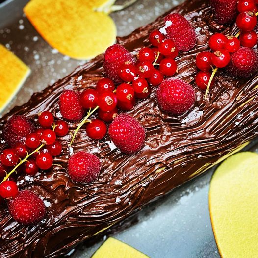 BUCHE DE NOËL CHOCOLAT NOIR FRAMBOISE