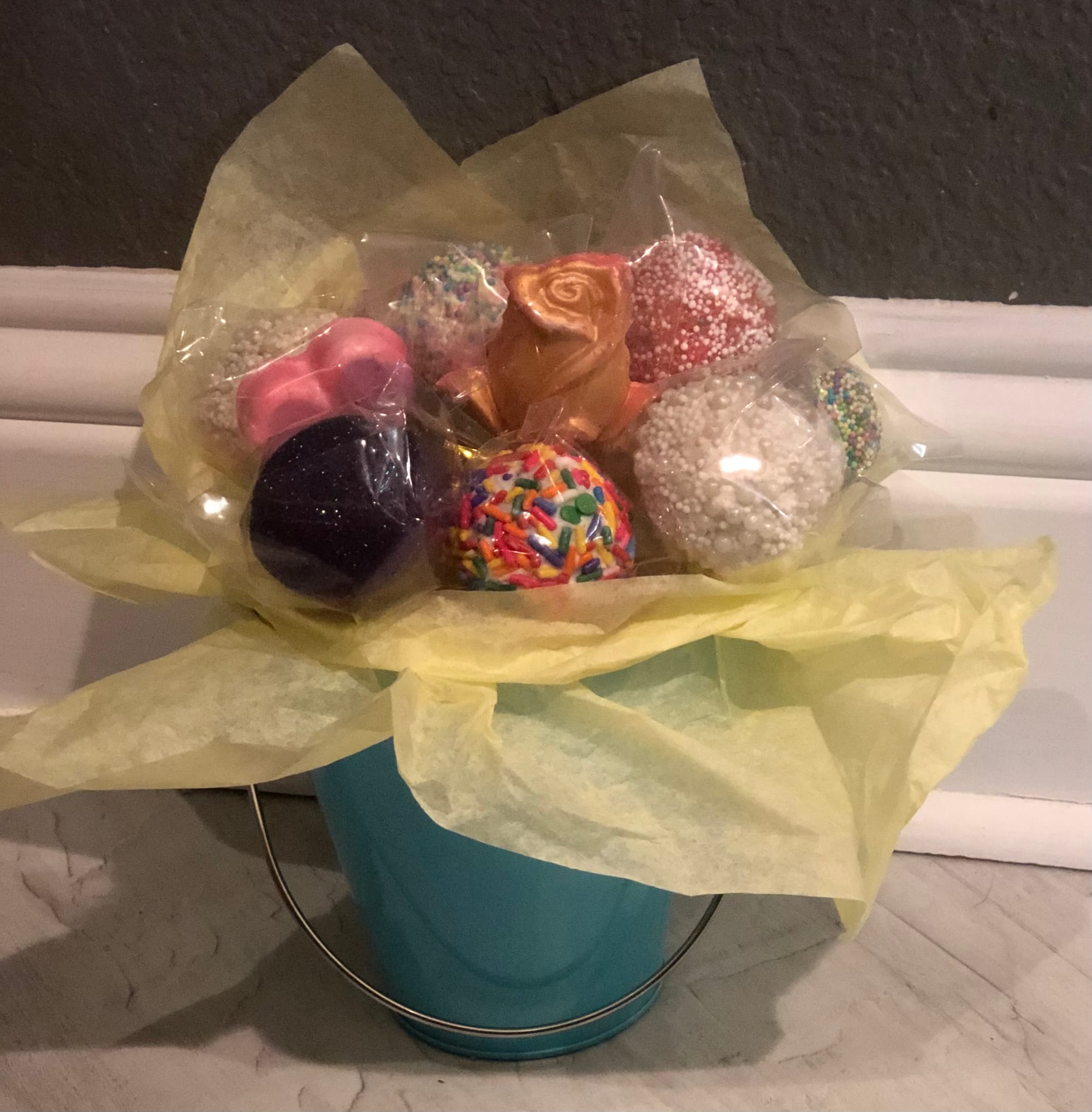 Cake Pop Gift Basket