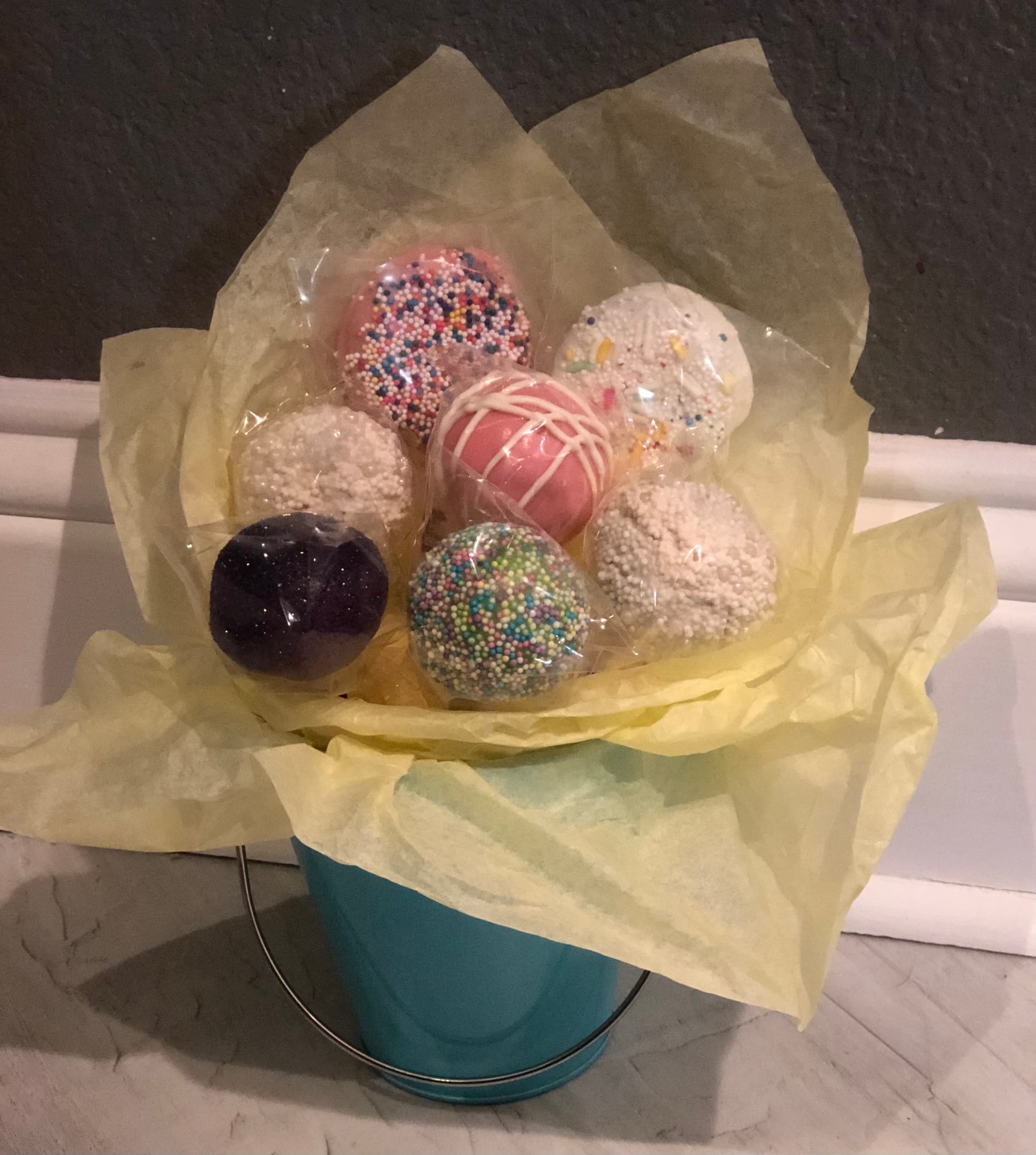 Cake Pop Gift Basket