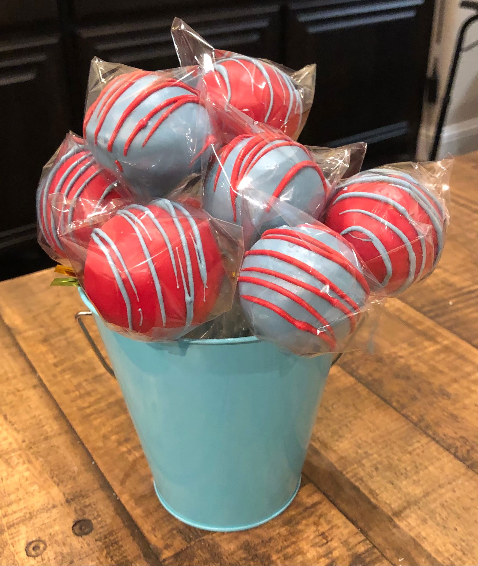 Dr. Seuss The Cat In The Hat Cake Pops