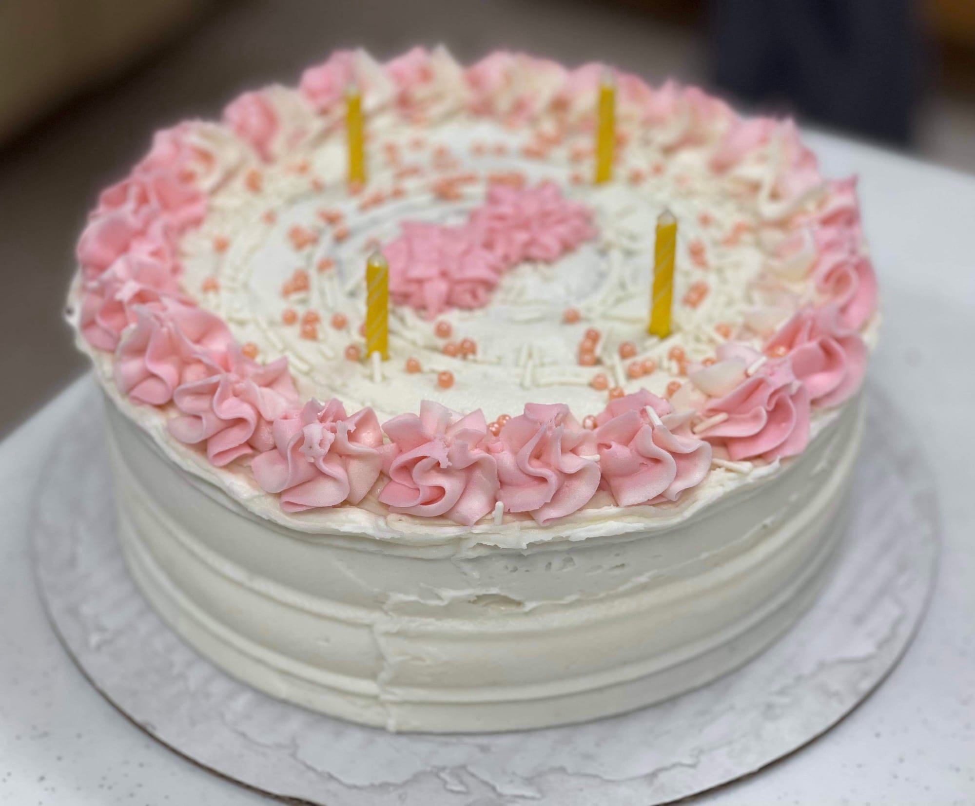 2 Layer Vanilla Cake With Vanilla Buttercream Frosting