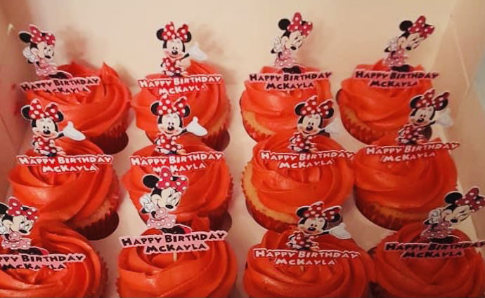 Vanilla Minnie Mouse Cupcakes With Buttercream Frosting