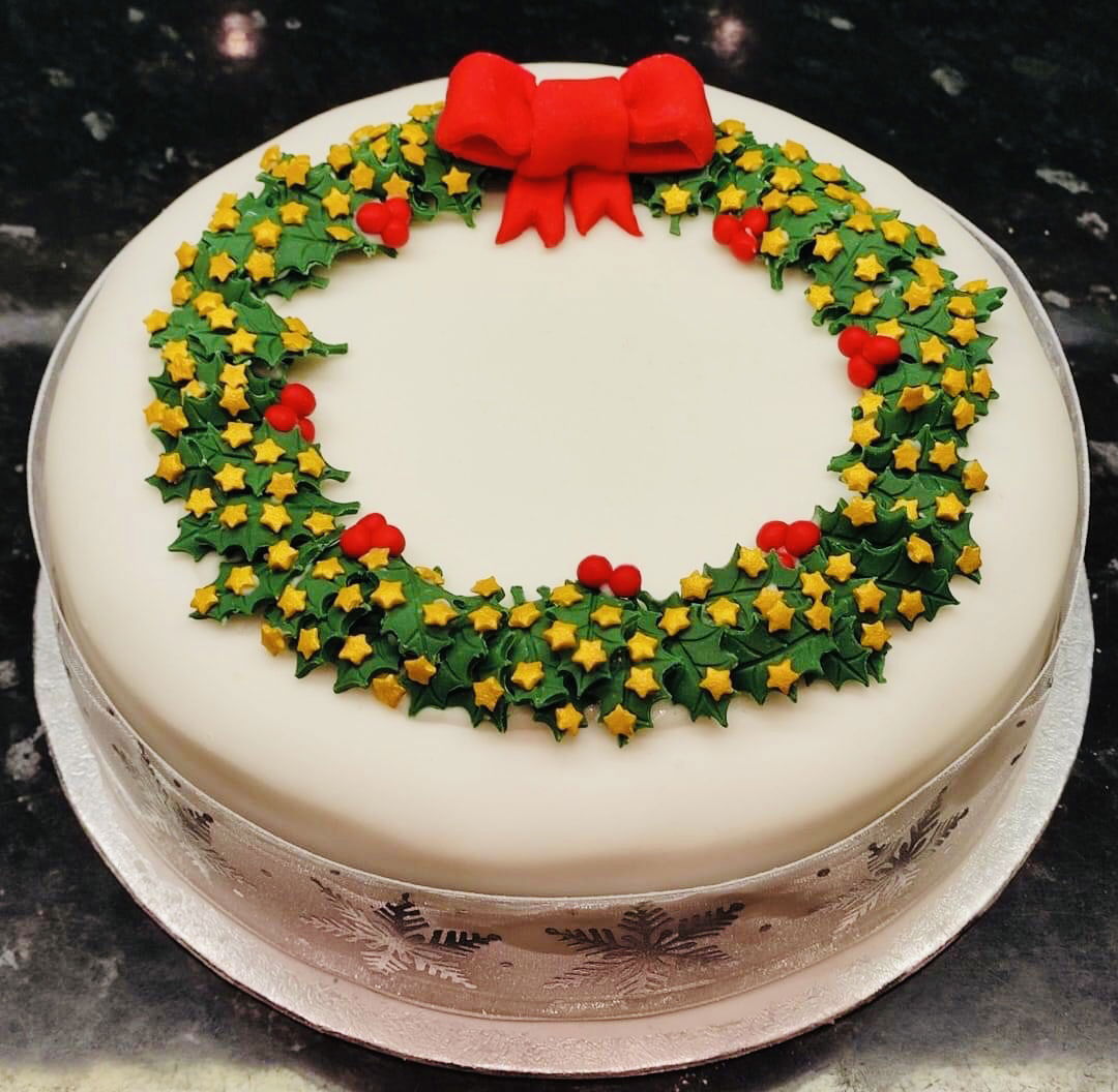 2 Layer Vanilla Christmas Wreath Cake