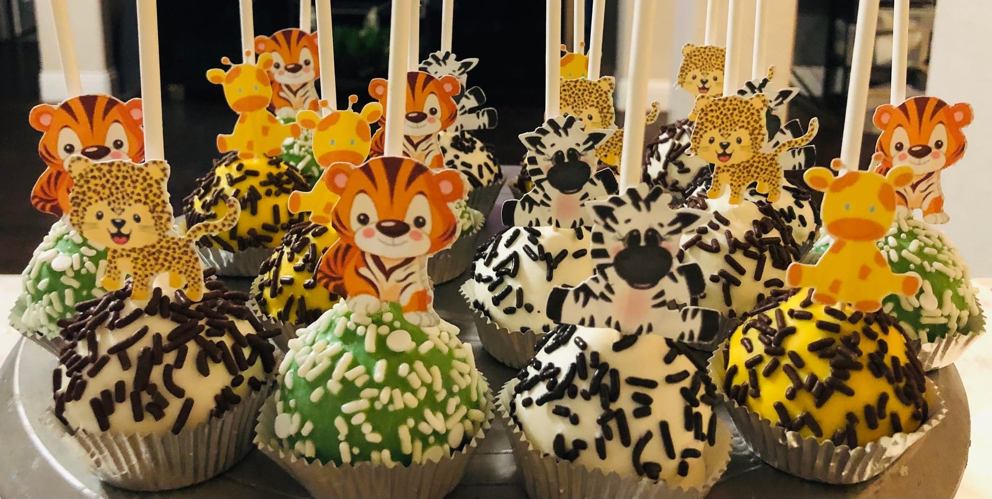 Tiger Jumbo Cakepops – Baked by Yael