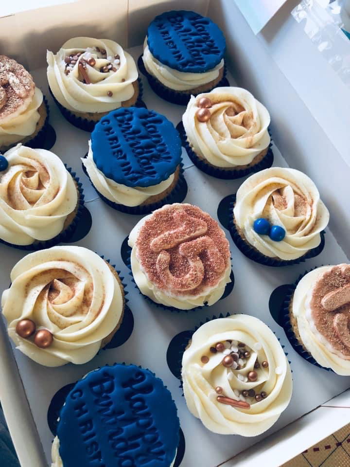 Chocolate and Vanilla Cupcakes With Buttercream Frosting