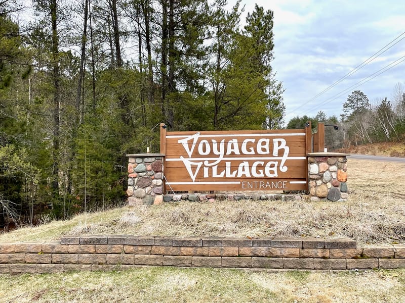 Voyager Village Entry Sign Lodge Life