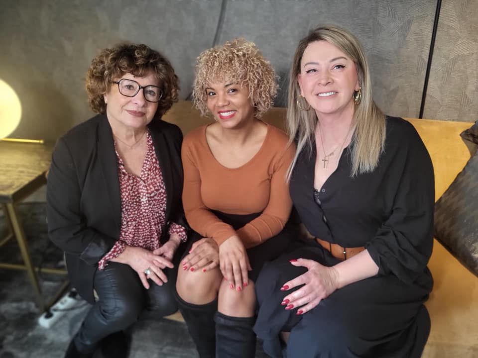 Interviews de Joana FELINGUE organisatrice de Miss et Mister Beauty Belgium et No Ra transgenre