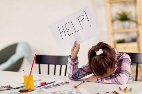 HOW TO KNOW IF YOUR CHILD IS STRUGGLING EMOTIONALLY & NEEDS ADDITIONAL SUPPORT