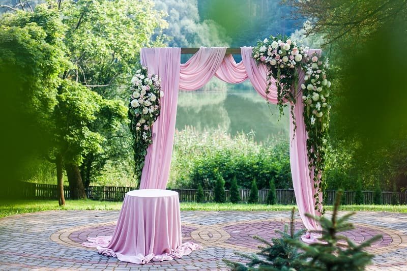Where to Buy Wholesale Wooden Garden Arches?