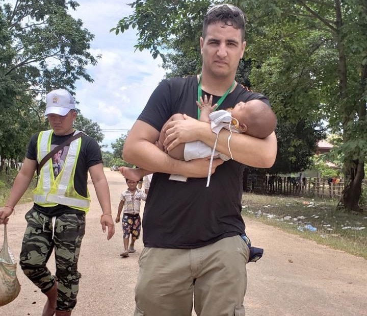 Mr. Alfaro Incredible moment, starving baby was rescued from abandoned building a week after Laos dam collapse, UK Daily Mail