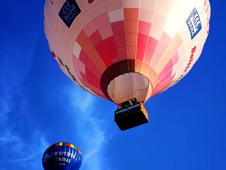 Hot air balloon Fly