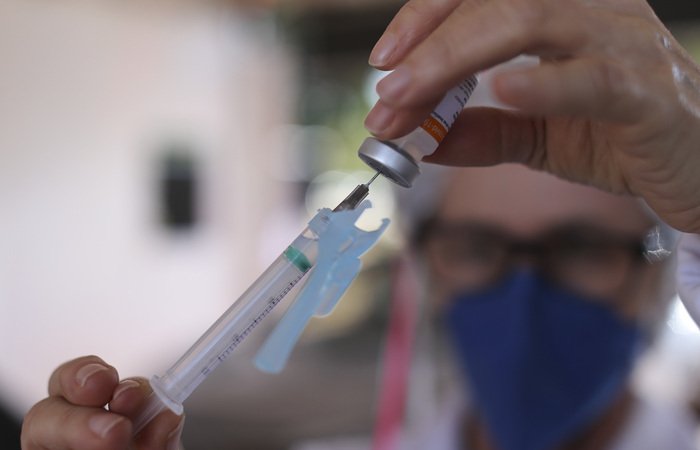 Para acelerar vacinação contra a covid-19, Ministério da Saúde realiza mega campanha a partir de sábado, 20